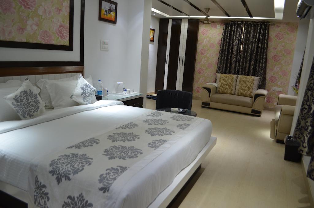 Hotel Frontline Residency Patna  Zimmer foto