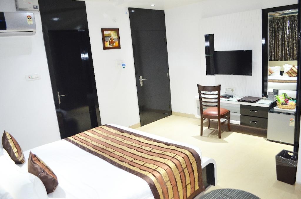 Hotel Frontline Residency Patna  Zimmer foto