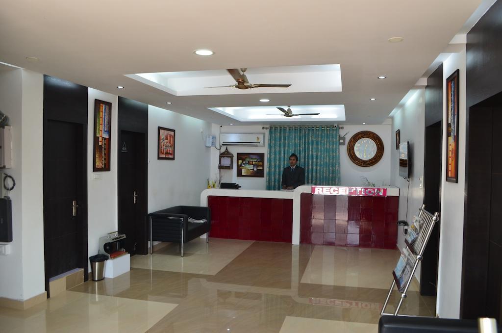 Hotel Frontline Residency Patna  Exterior foto